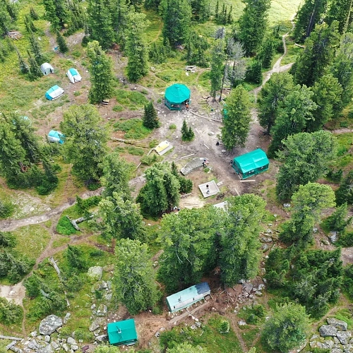 Кемпинг Active Life на озере Светлом (Ергаки)